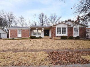 1267 Autumn Wood Cir, Ballwin, MO 63011
