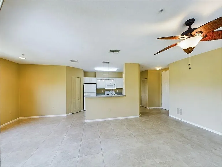 5020 Fairways Cir #J205 — Photo 5
