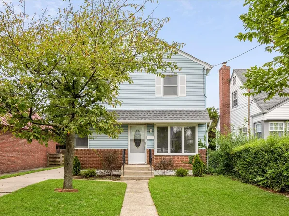 57 Webster Street, Floral Park, NY 11001