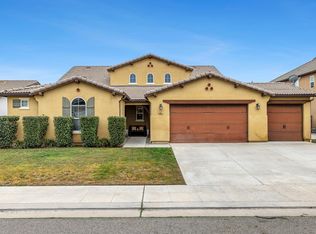 1047 Maine Ave, Clovis, CA 93619