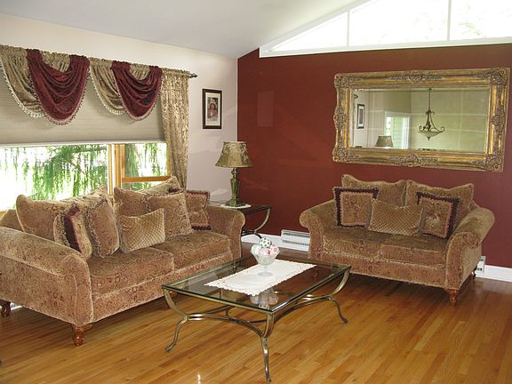 2nd image of 1437 Hanover St