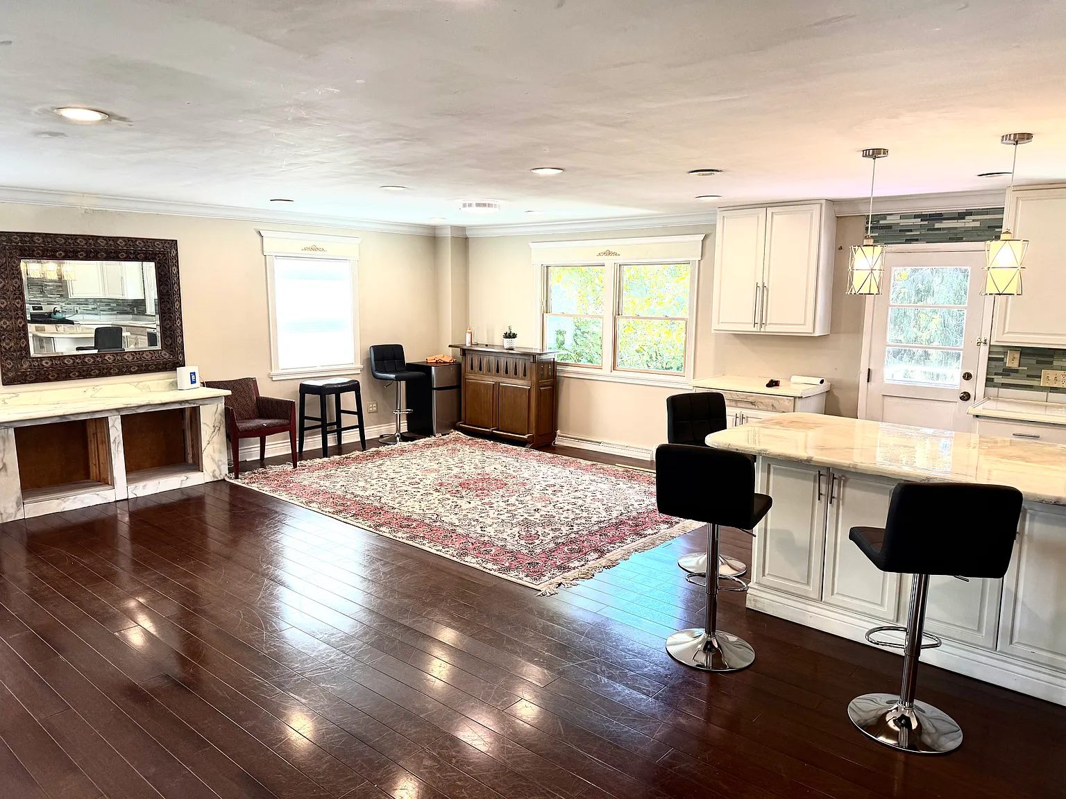 1432 S Winfield Rd — Photo 2