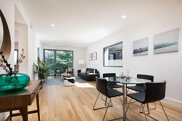 Sold by Real Direct | media 19