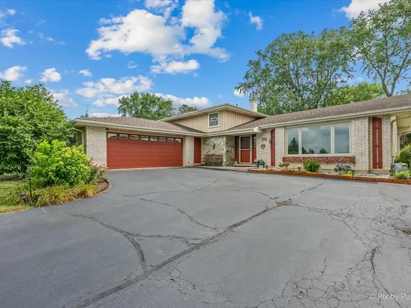 163 S Circle Ave, Bloomingdale, IL 60108