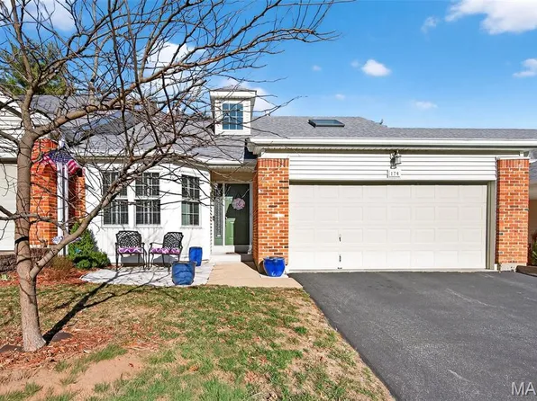 174 Baxter Heights Ct, Ballwin, MO 63011
