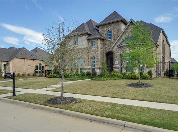 3rd image of 405 Saint Tropez Dr