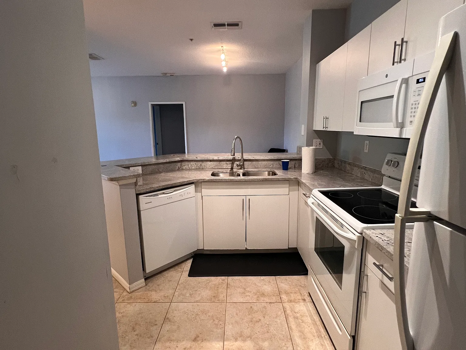 2 bed, 1131 sqft, $1,500 — Photo 3