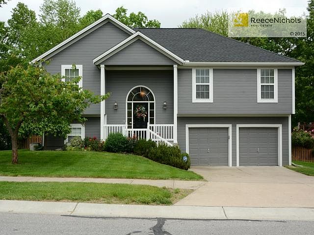 Front of home. Newly painted.