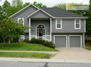 3914 SW Lido Dr, Lees Summit, MO 64082