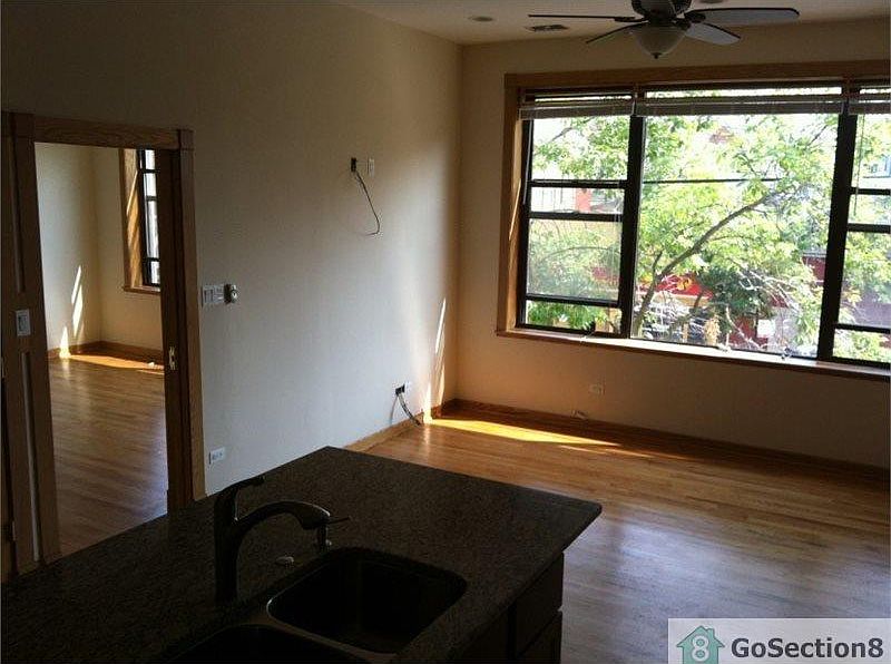 1st image of 1008 W Belmont Ave APT 5