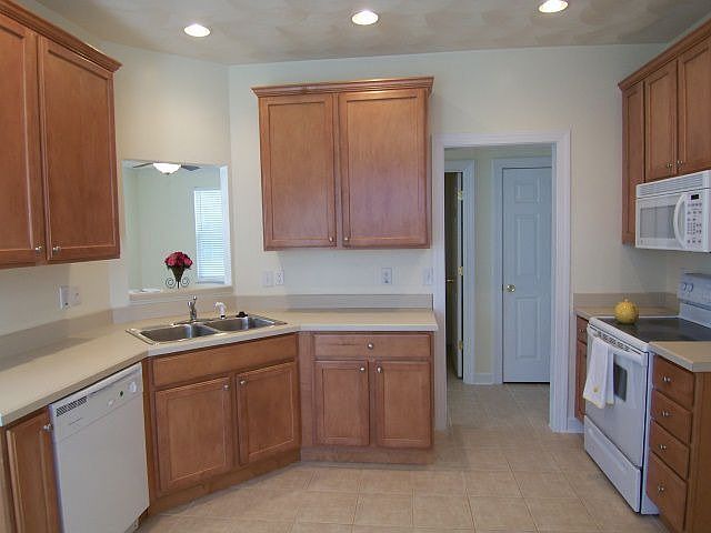 2nd image of 2308 Butternut Dr
