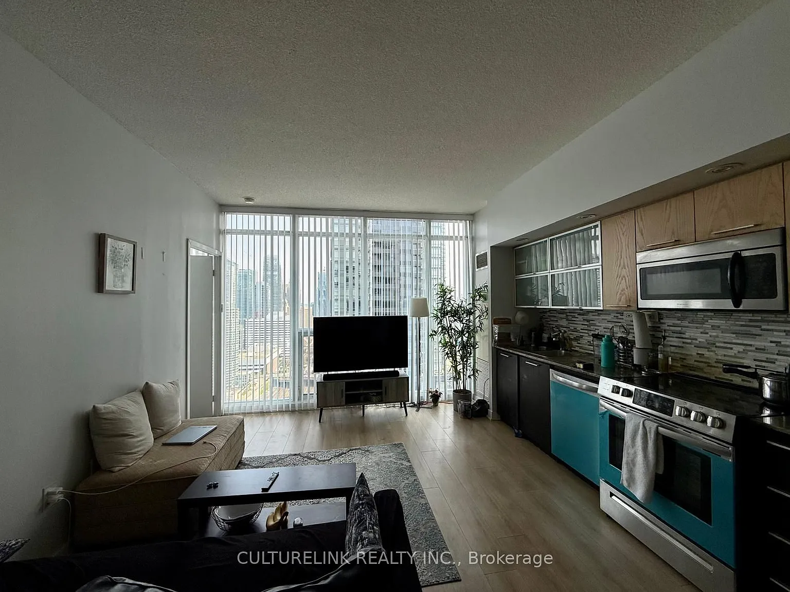 Luna Vista — Photo 2