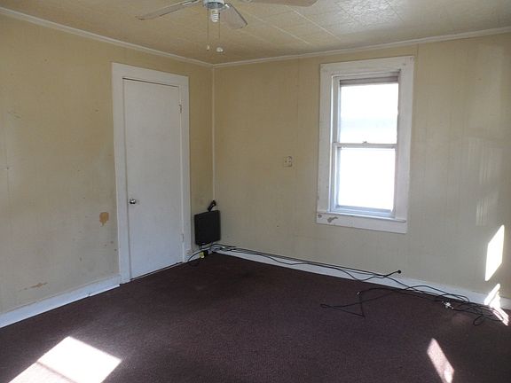 Additional Living Room