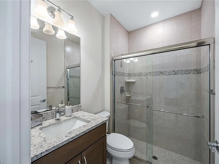 6767 Pennyroyal Dr — Photo 25