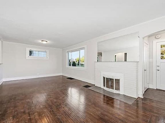 5th image of 2603 Kipling Ave
