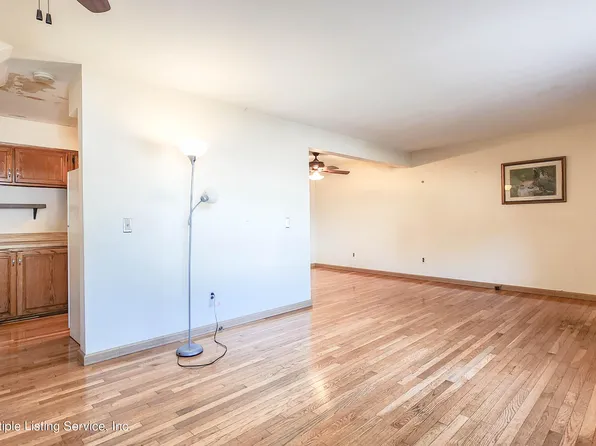 543 Willow Rd E #2, Staten Island, NY 10314