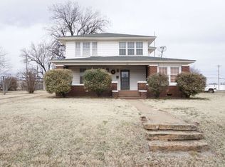 723 Delaware St, Perry, OK 73077