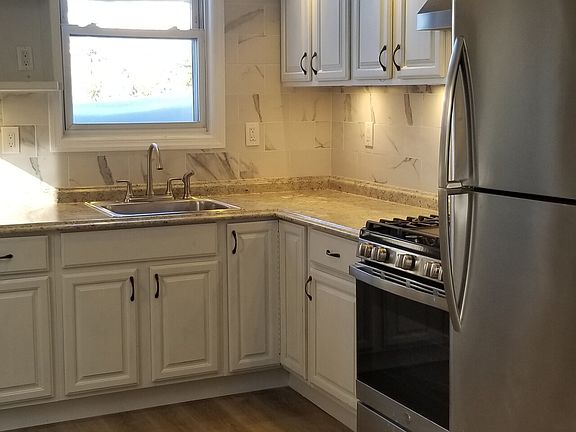 4th image of 38 Delaware Ave #1