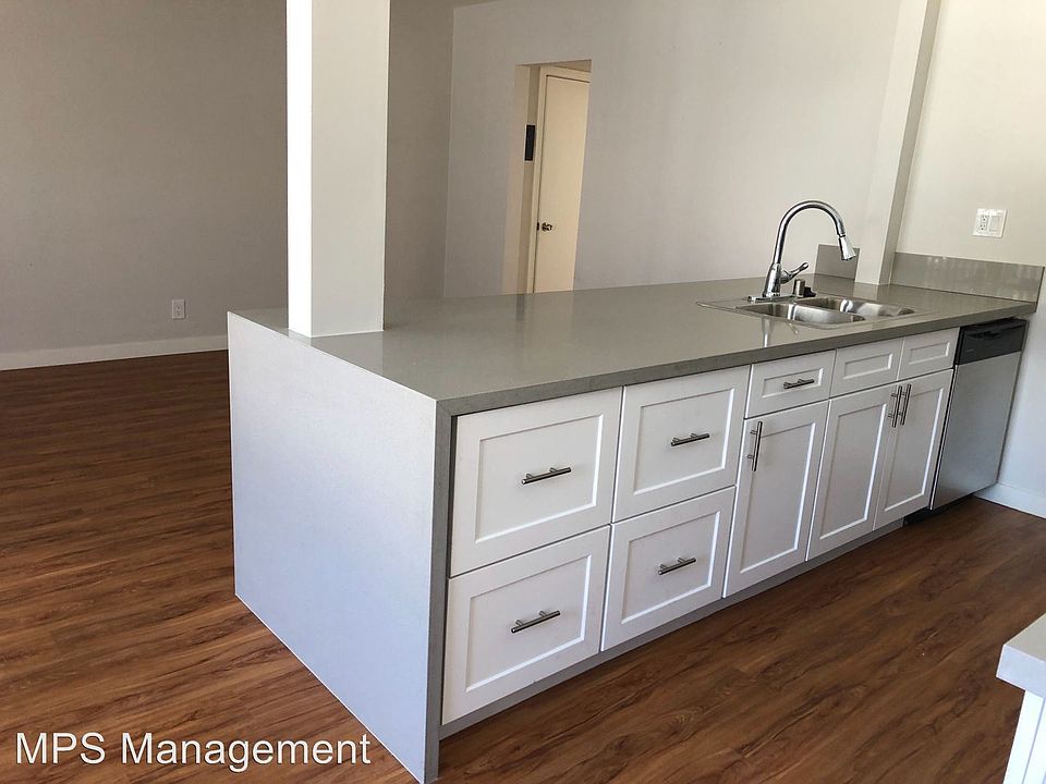 1st image of 13437 Victory Blvd APT 1