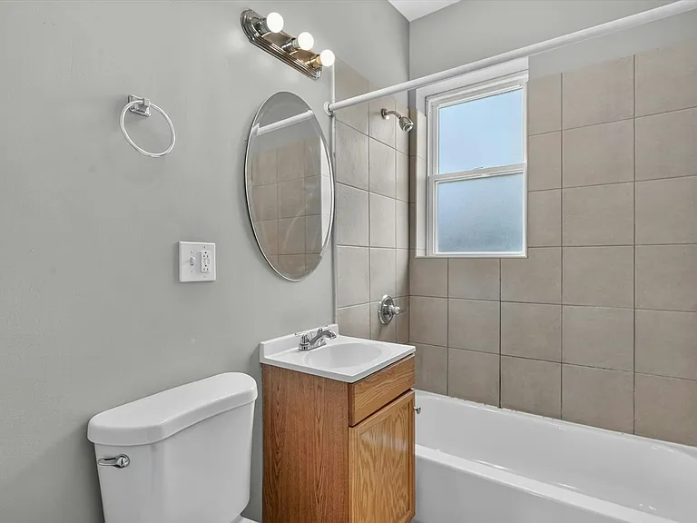1854 S Central Park Ave #1852-2E — Photo 39