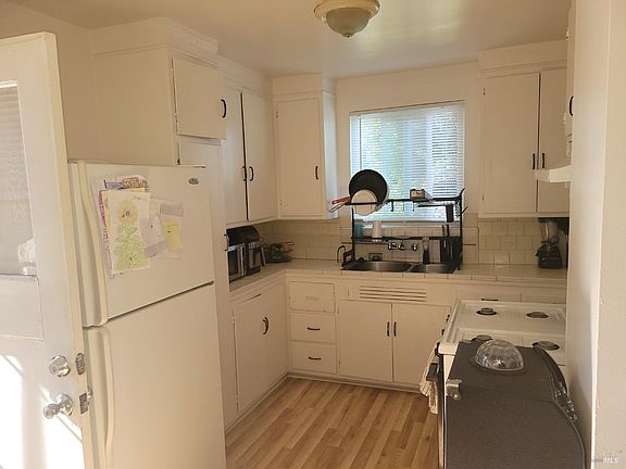 5th image of 3417 Dakota Street