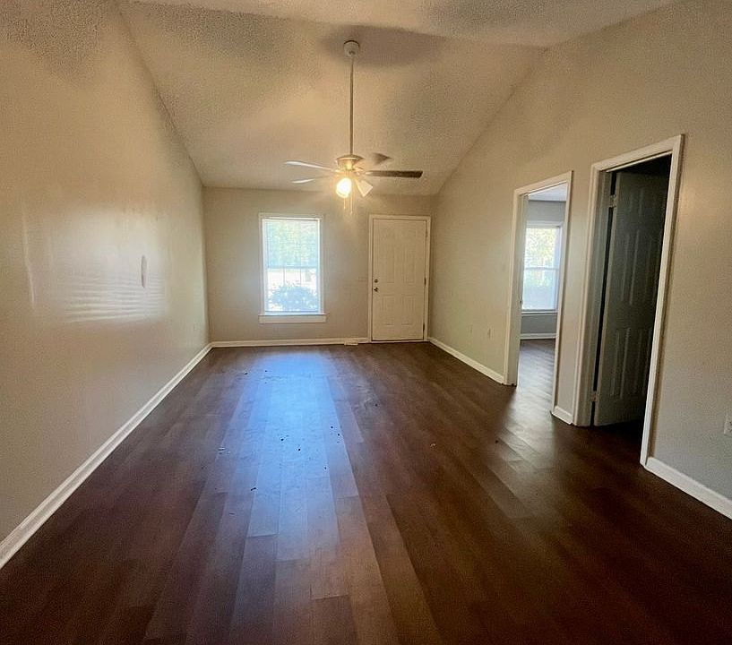 1st image of 230 Lanier Dr APT 209