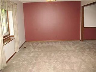 4th image of 1831 Oakdale Ave