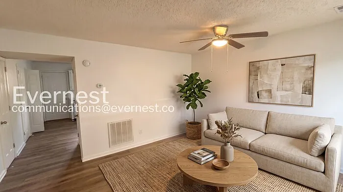 2163 Cheshire Dr — Photo 2