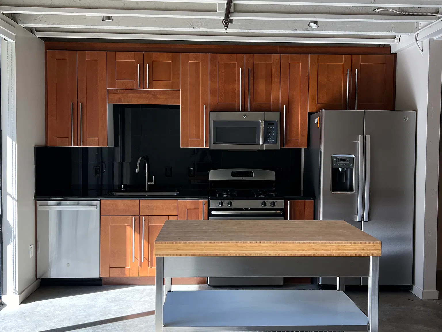 1 bed, 1013 sqft, $2,600 — Photo 3