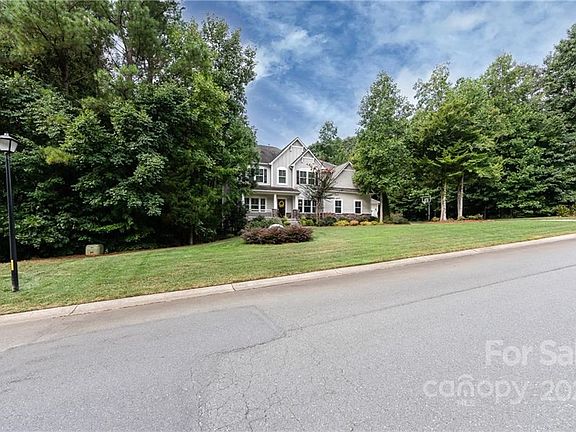 2nd image of 2104 Saddleridge Dr