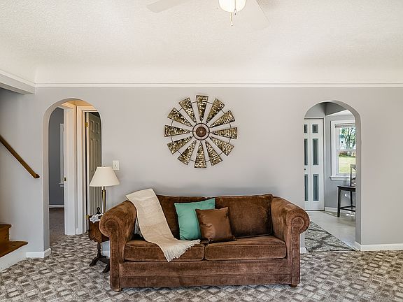 5th image of 4406 Fox Ct