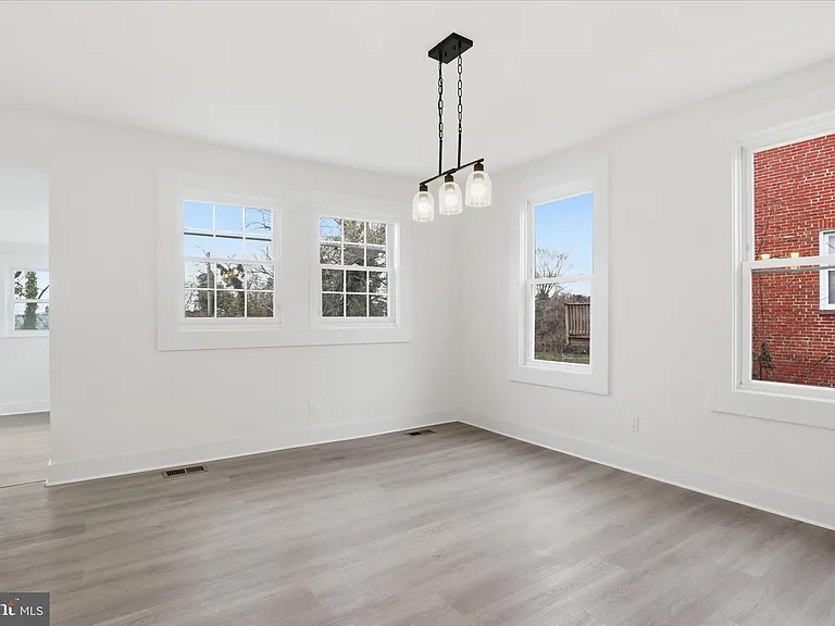2807 Shirey Ave — Photo 10