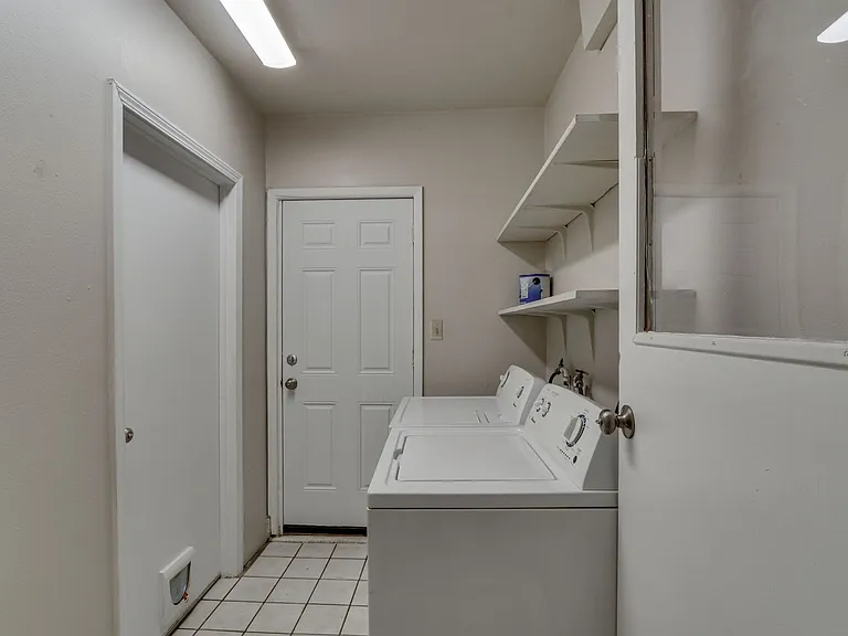 1805 Melody Dr — Photo 17