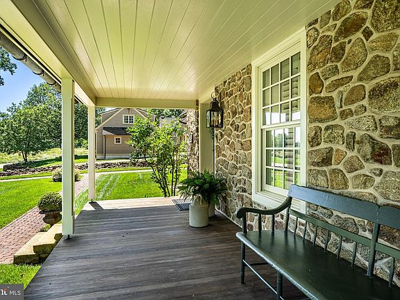5th image of 63 Brownstone Ln