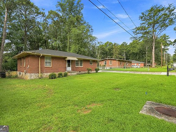 4th image of 126 E Mimosa Dr