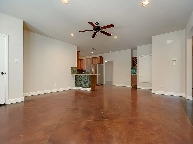 2928 Forest Park Blvd — Photo 4