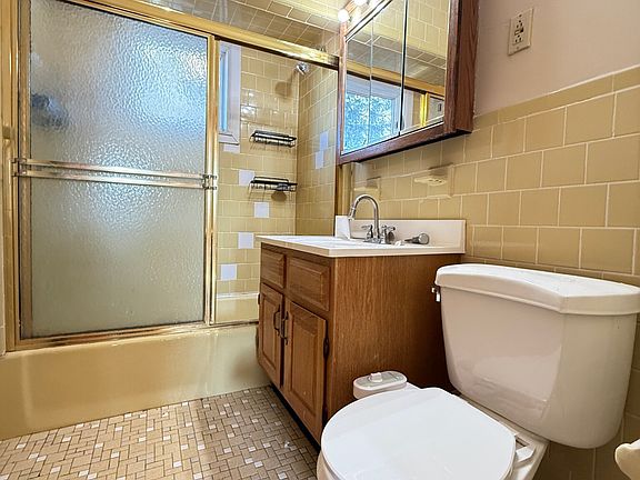 4th image of 82 Beechcroft St #3
