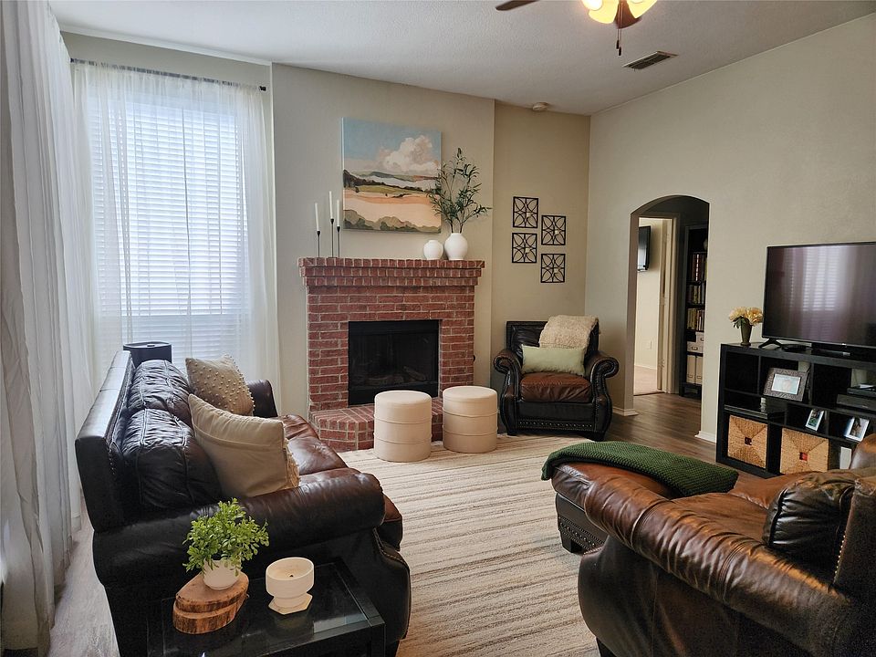 1st image of 7014 Country Club Dr