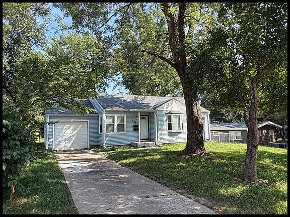 2nd image of 411 9th St
