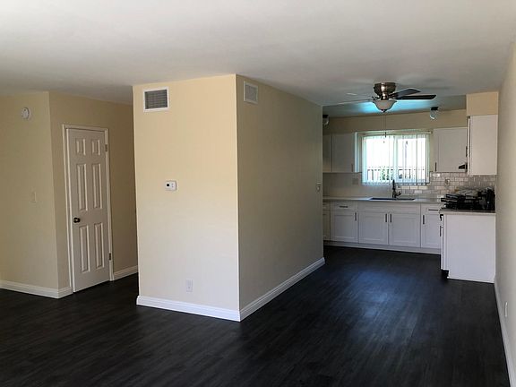 2nd image of 11016 Kittridge St APT 5