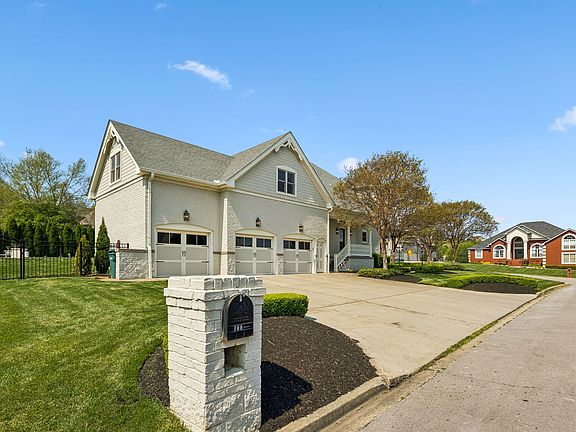 5th image of 100 Oakmont Pl