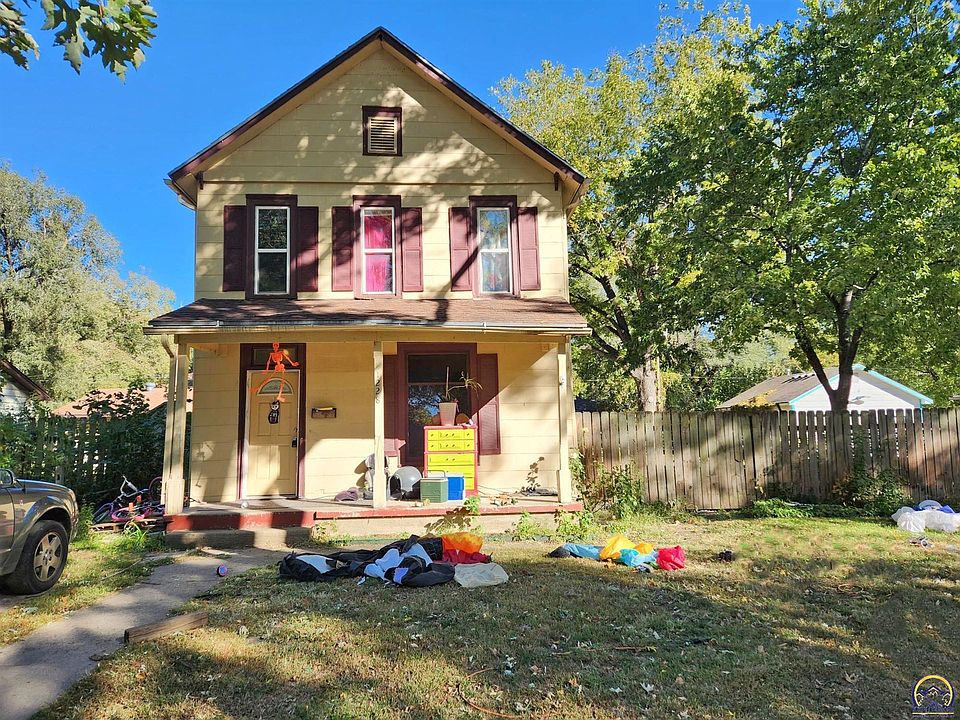 1st image of 1228 NE Winfield Ave