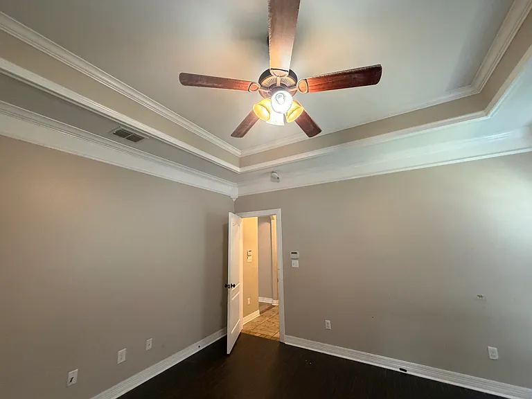 617 Alder Ln — Photo 7