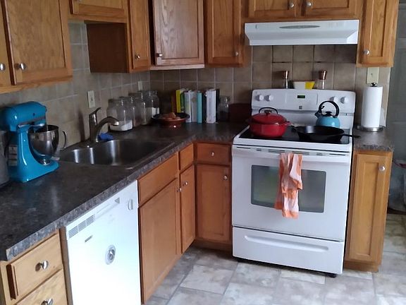 5th image of 226 Milligan St