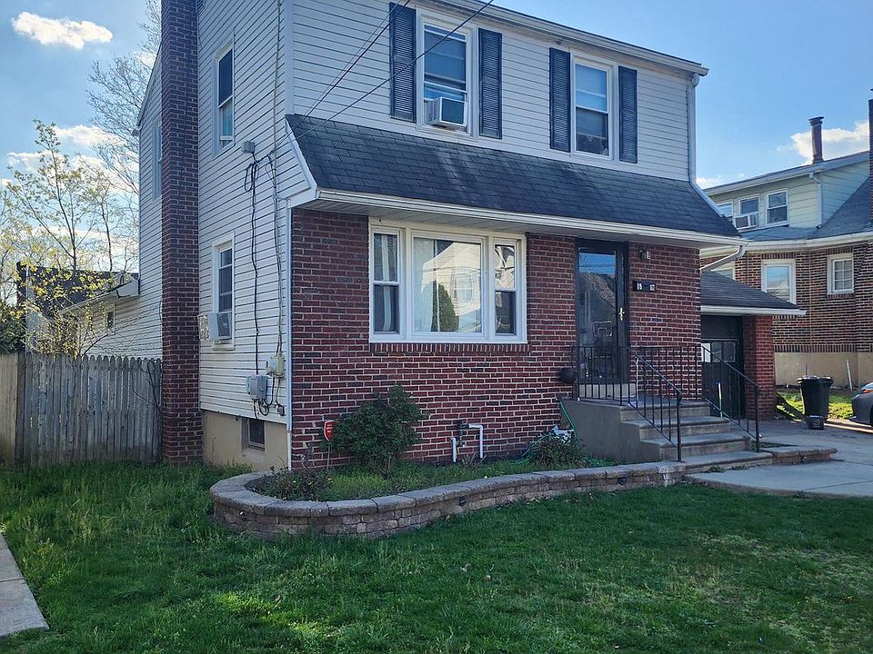 1st image of 1557 W River Dr