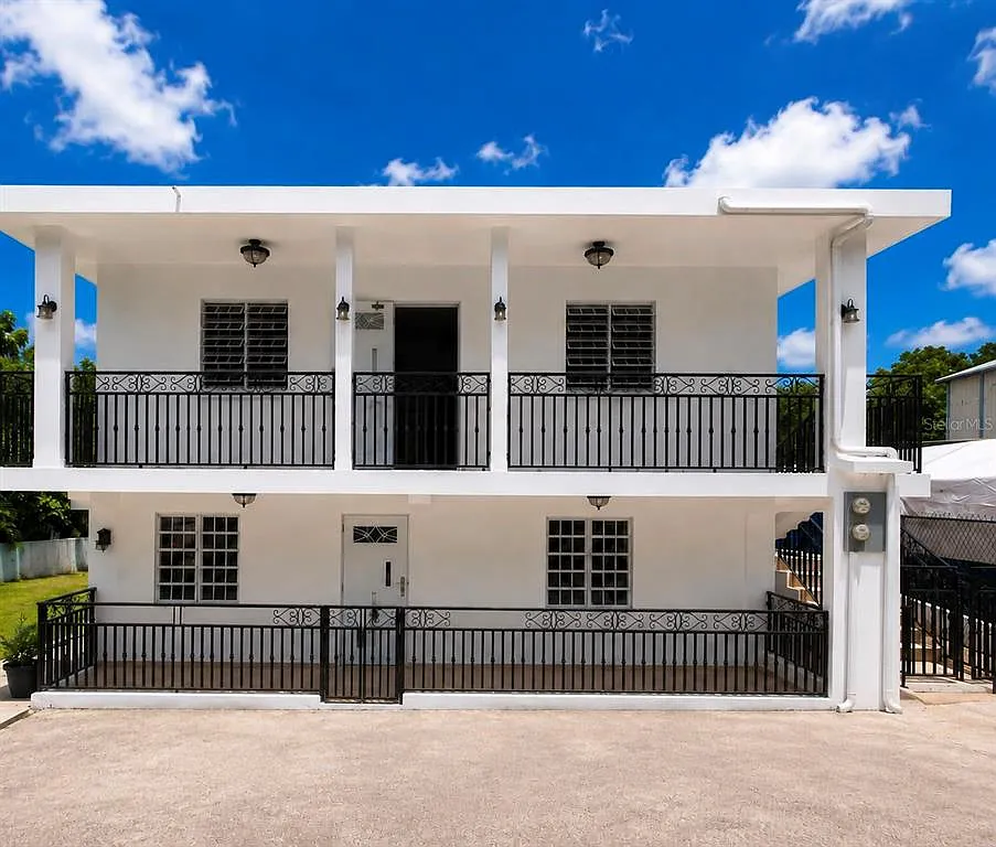 3 bed, 2.0 bath, $950 — Photo 1