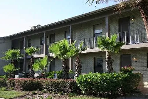 Audubon Place City Condominiums — Photo 2