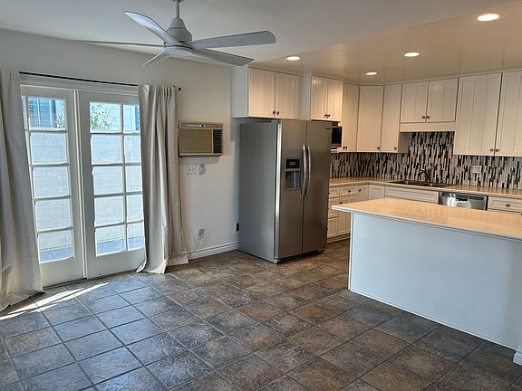 5th image of 305 8th St #A