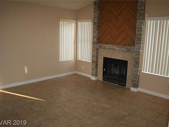 3rd image of 1023 Derringer Dr