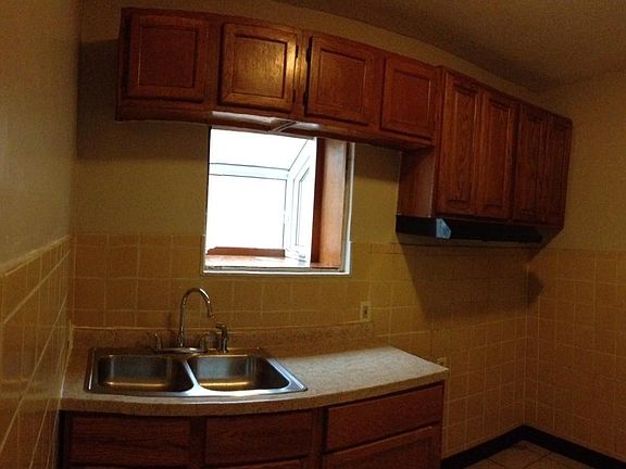 2nd image of 8421 S Cregier Ave